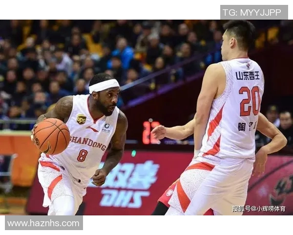 重庆羽毛球队在世锦赛积分榜上以63分稳居第一，展现强劲实力